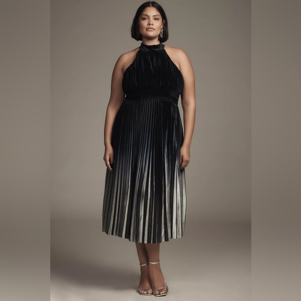 NWT! By Anthropologie Halter Pleated Velvet Midi Dress - Size Large Petite 🏈